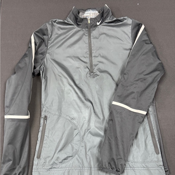 Nike Golf Women’s Black and Gray Pullover Jacket - Picture 1 of 3